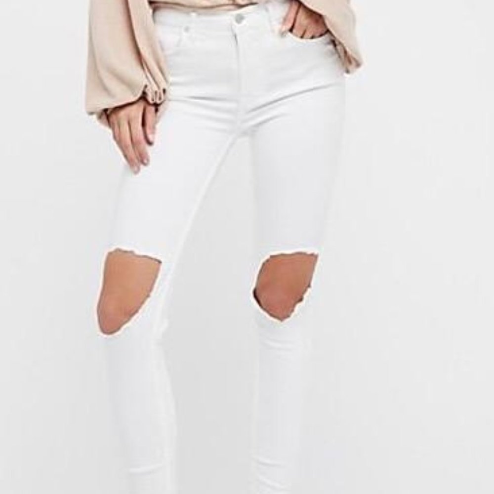 NWT Free People | Busted Knee Skinny | White